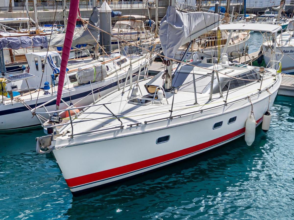 Hotel en barco Relaxing On A 38ft Sail Yacht *